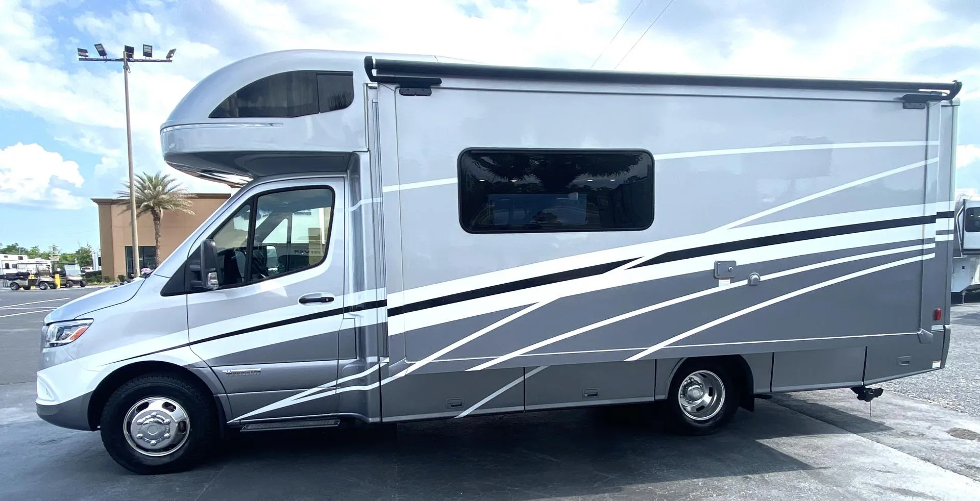 2024 Winnebago View 24D - Photo 3