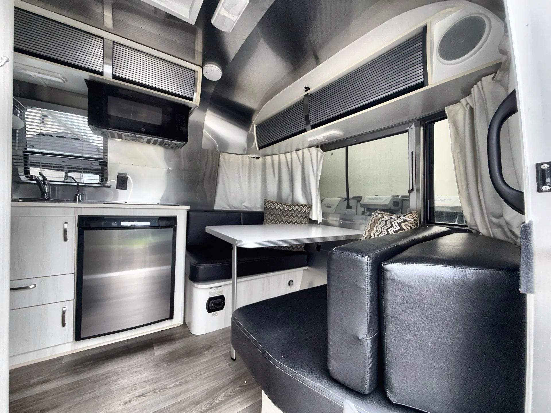 2017 Airstream Sport 16 - Photo 4