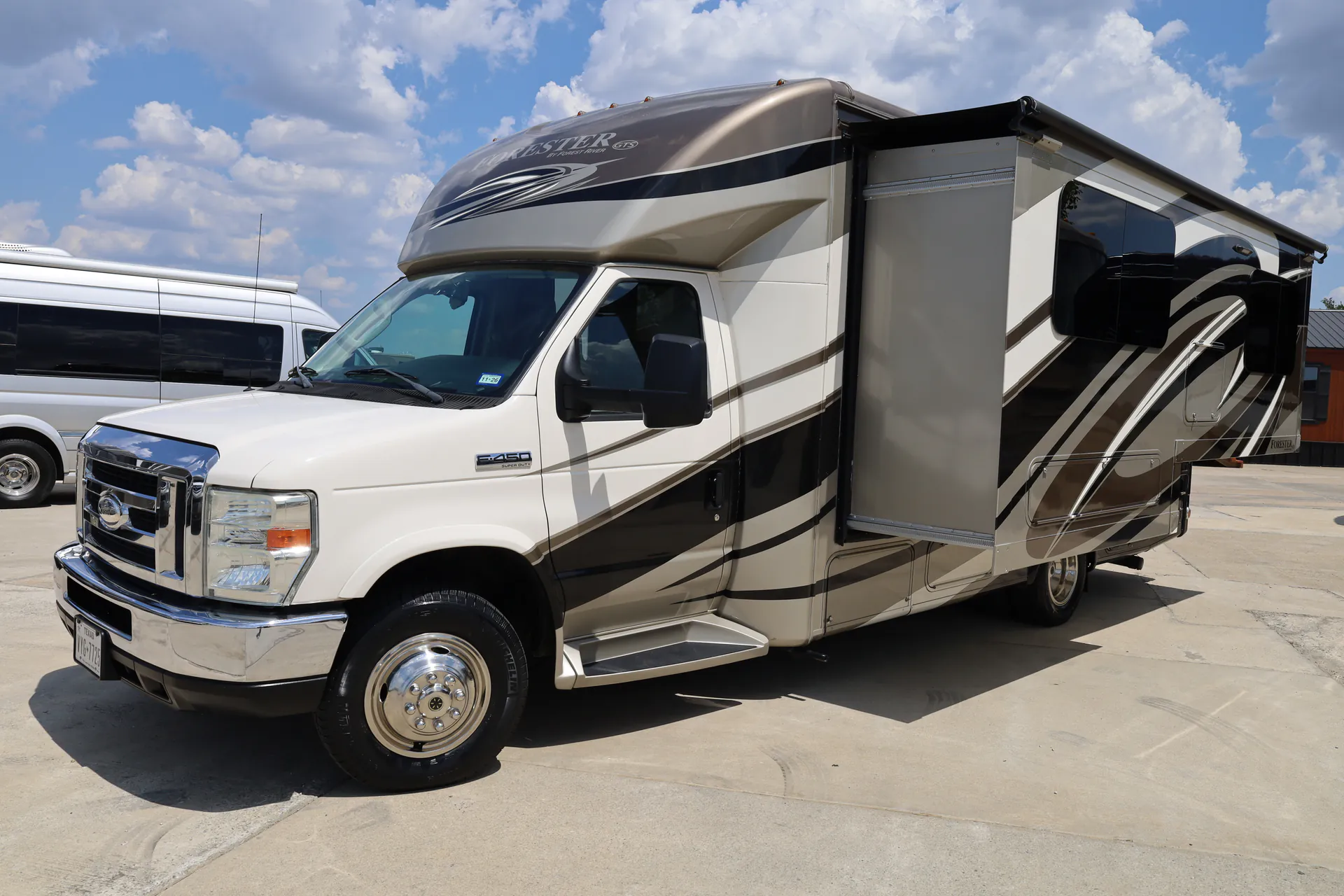 2016 Forest River Forester 2431S - Photo 2