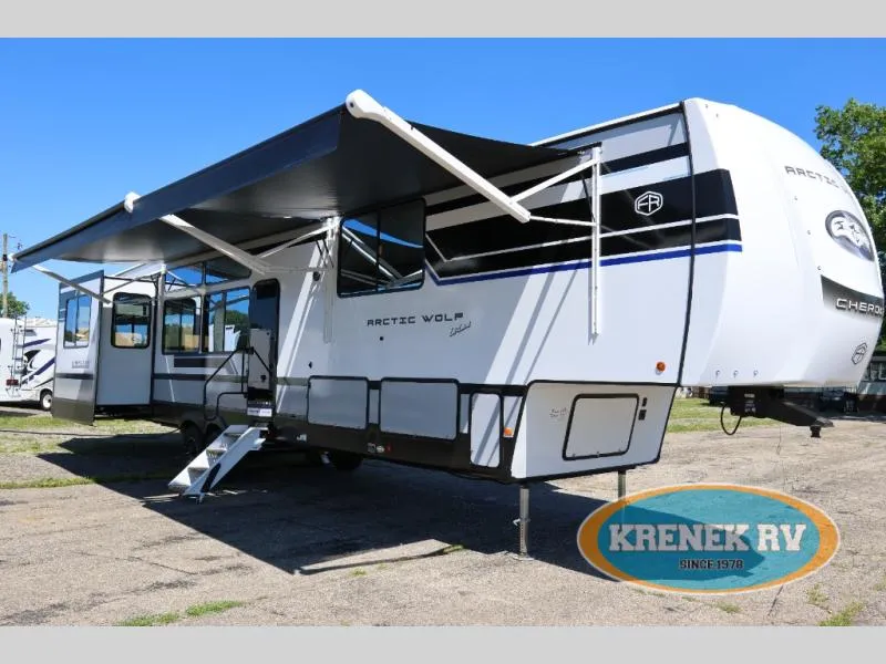 2027 Forest River Cherokee Arctic Wolf 38LEAHG - Photo 2