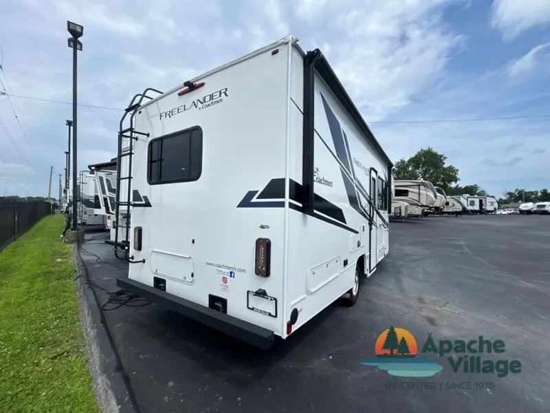 2022 Coachmen Freelander 26DS - Photo 4