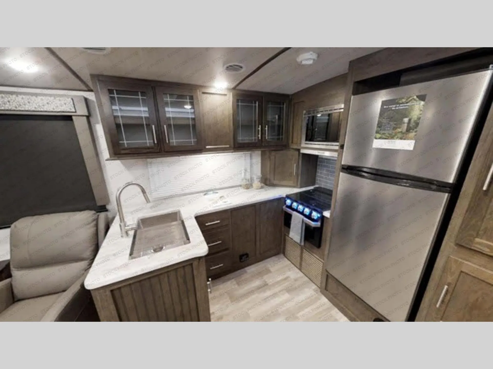 2019 Forest River Salem Hemisphere 283RK dealer photo 3 from Campers Inn RV