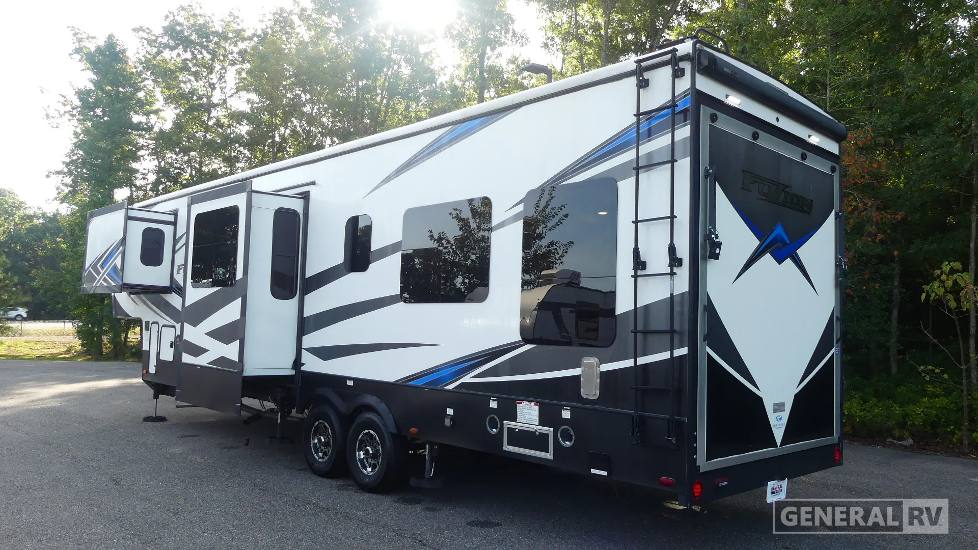 2021 Keystone Fuzion 379 - Photo 4
