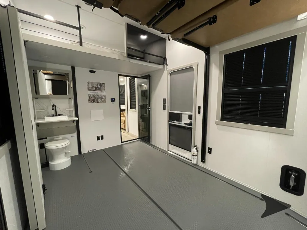 2026 Brinkley Model G 4100, Photos photo 81