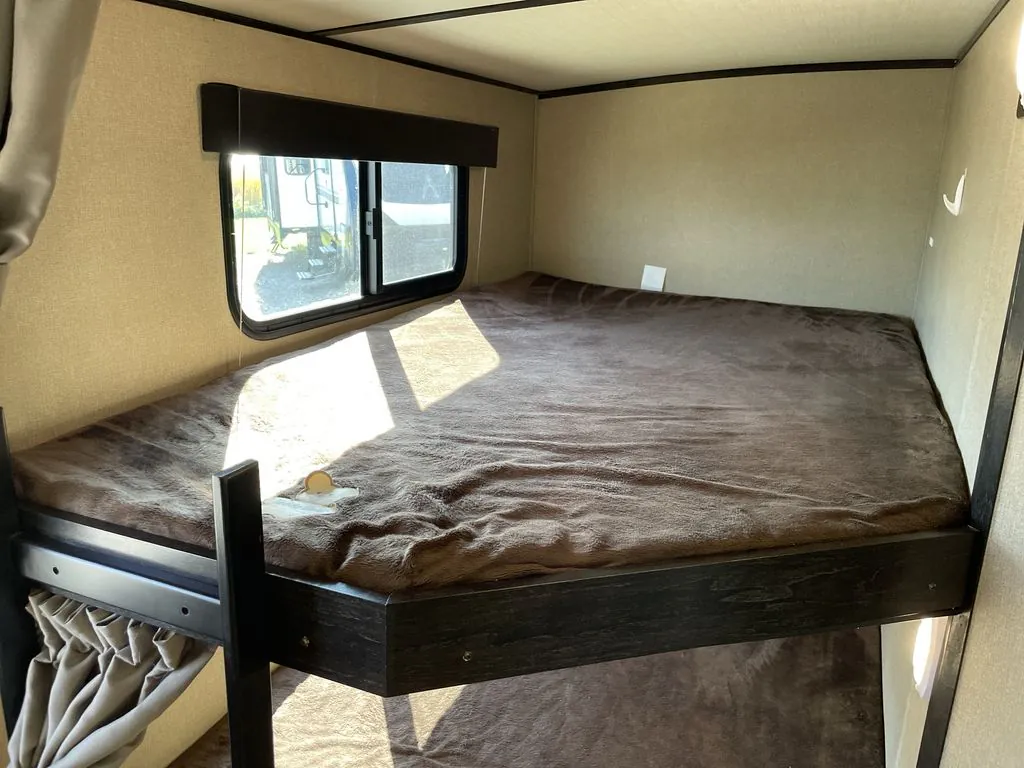 2017 Grand Design Imagine 2800BH, Photos photo 20