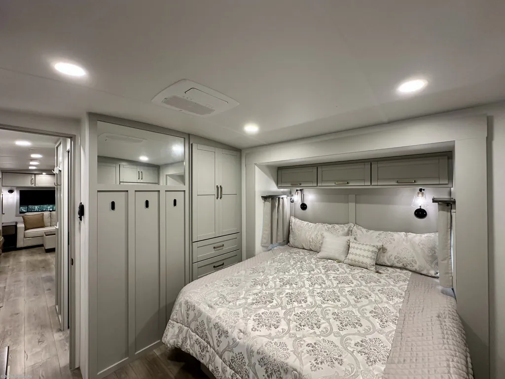 2025 Brinkley Model Z AIR 310, Photos photo 18
