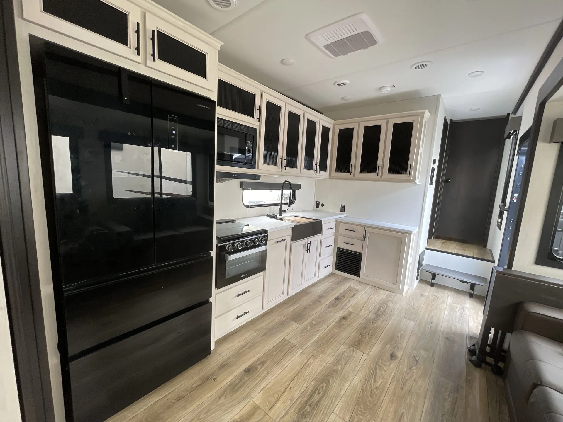 2025 Forest River Sabre 25RLS — living area main