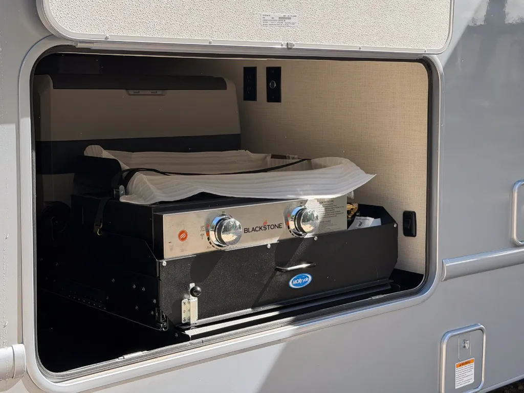 2027 Thor Motor Coach Quantum HS31, Photos photo 49