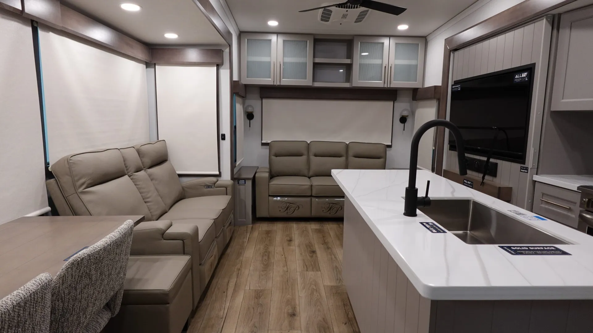 2026 Alliance RV Paradigm 310RL - Photo 3