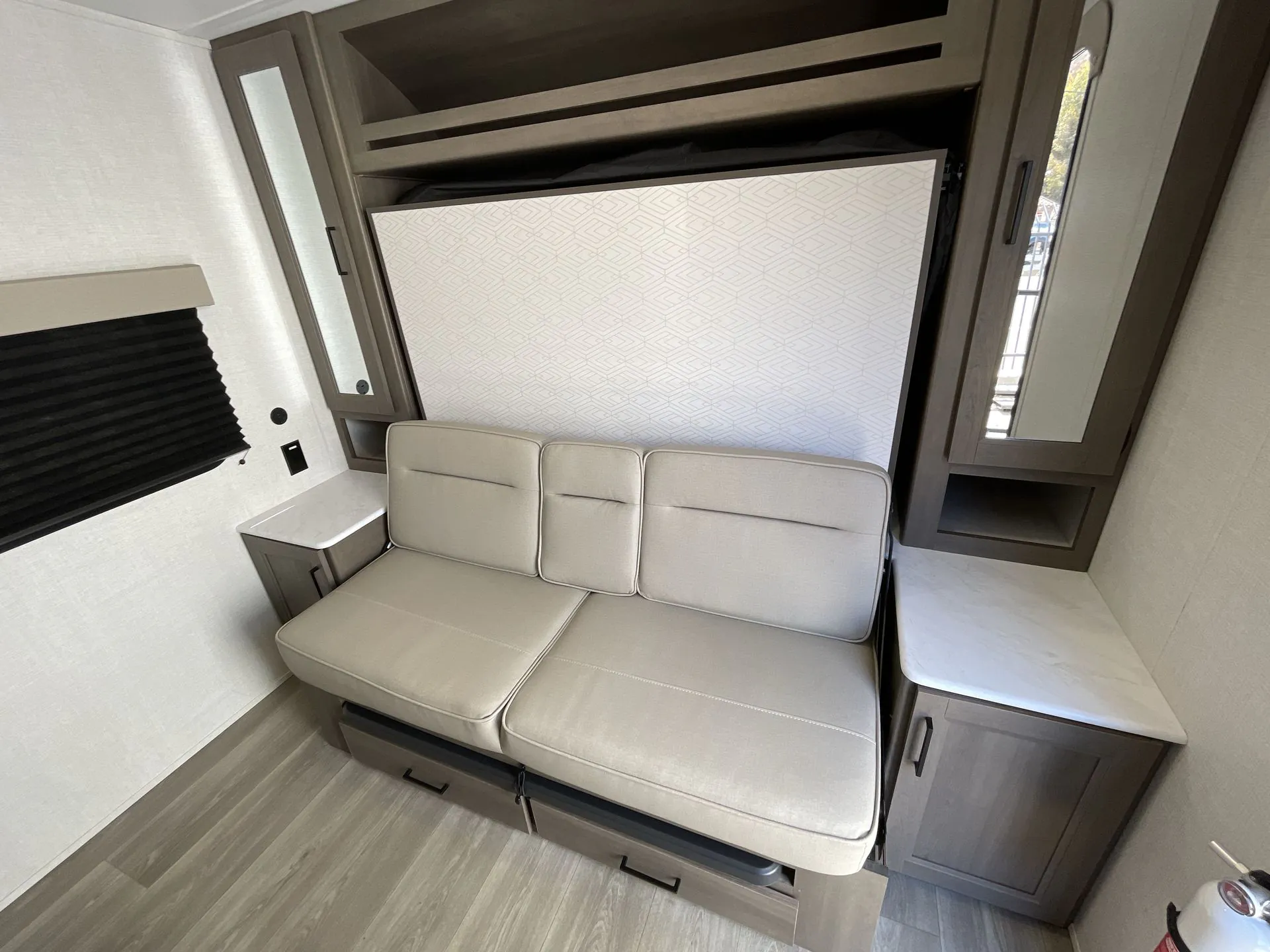 2025 Grand Design Transcend One 151RB - Photo 4