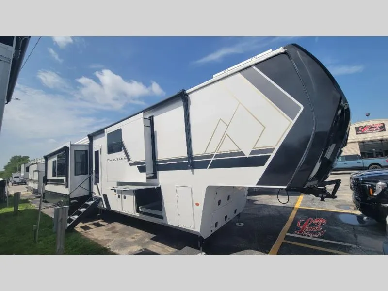 2026 Keystone RV Montana 3900RK - Photo 3