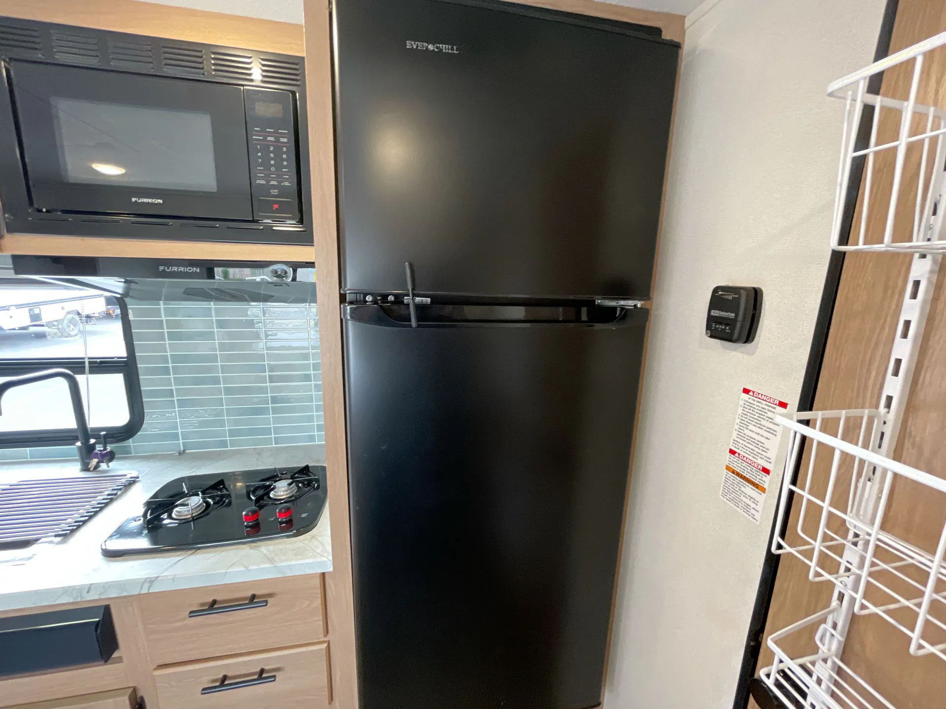 2022 Prime Time Avenger 17FQS — living area main