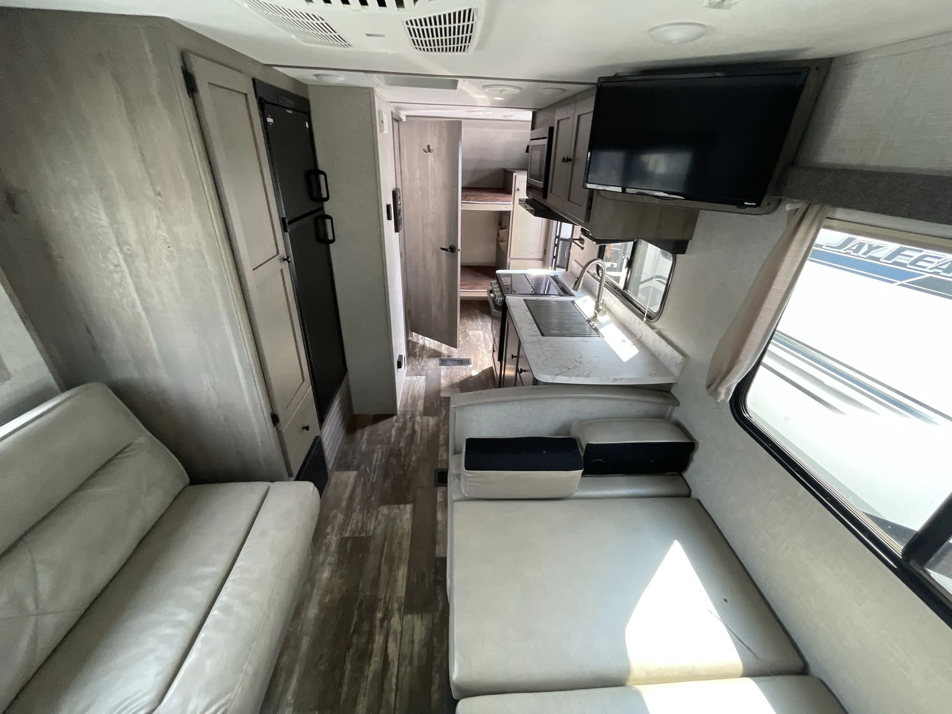 2019 Keystone Outback Ultra-Lite 210URS - Photo 4