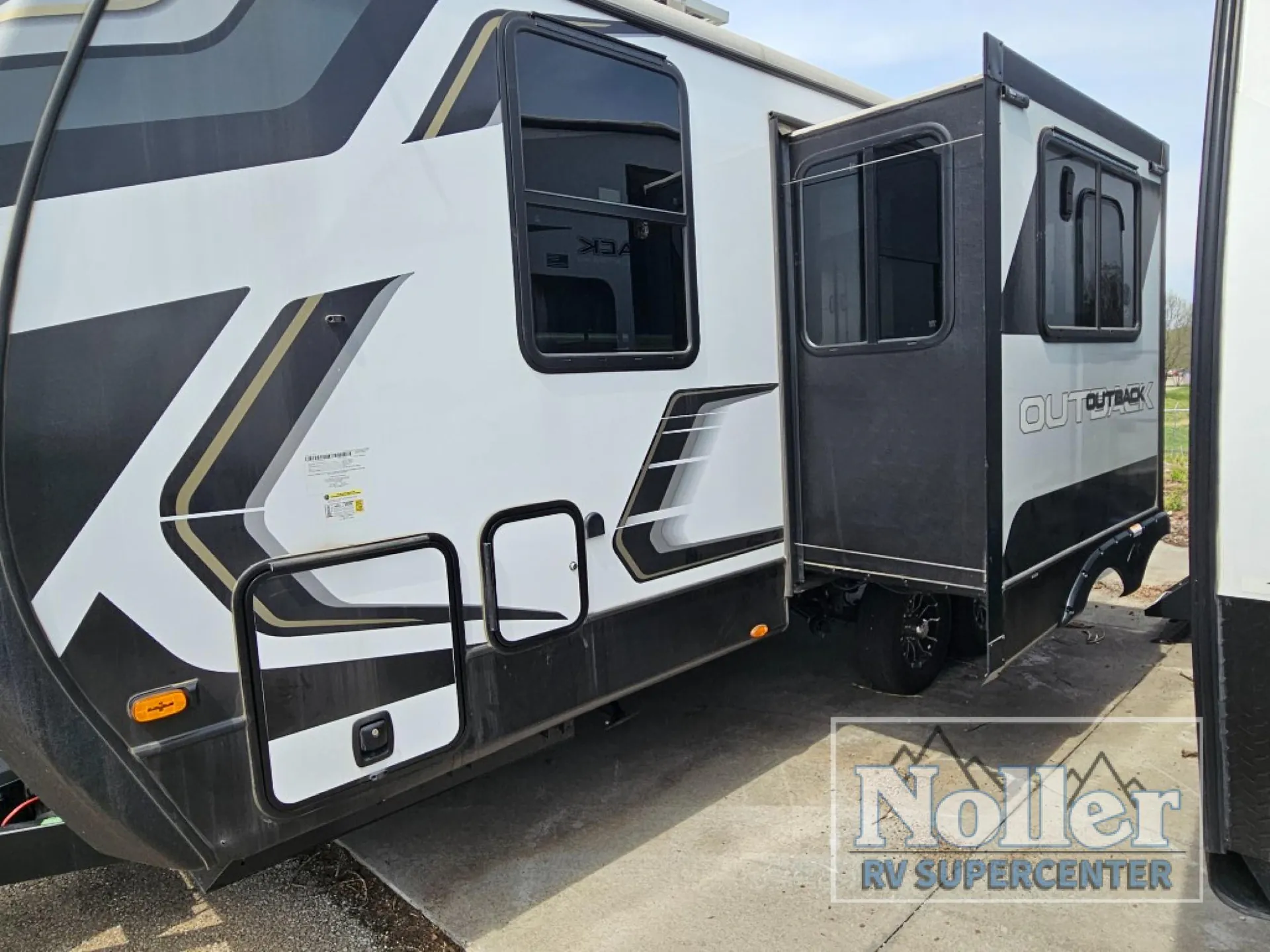 2025 Keystone Outback 212RB - Photo 3