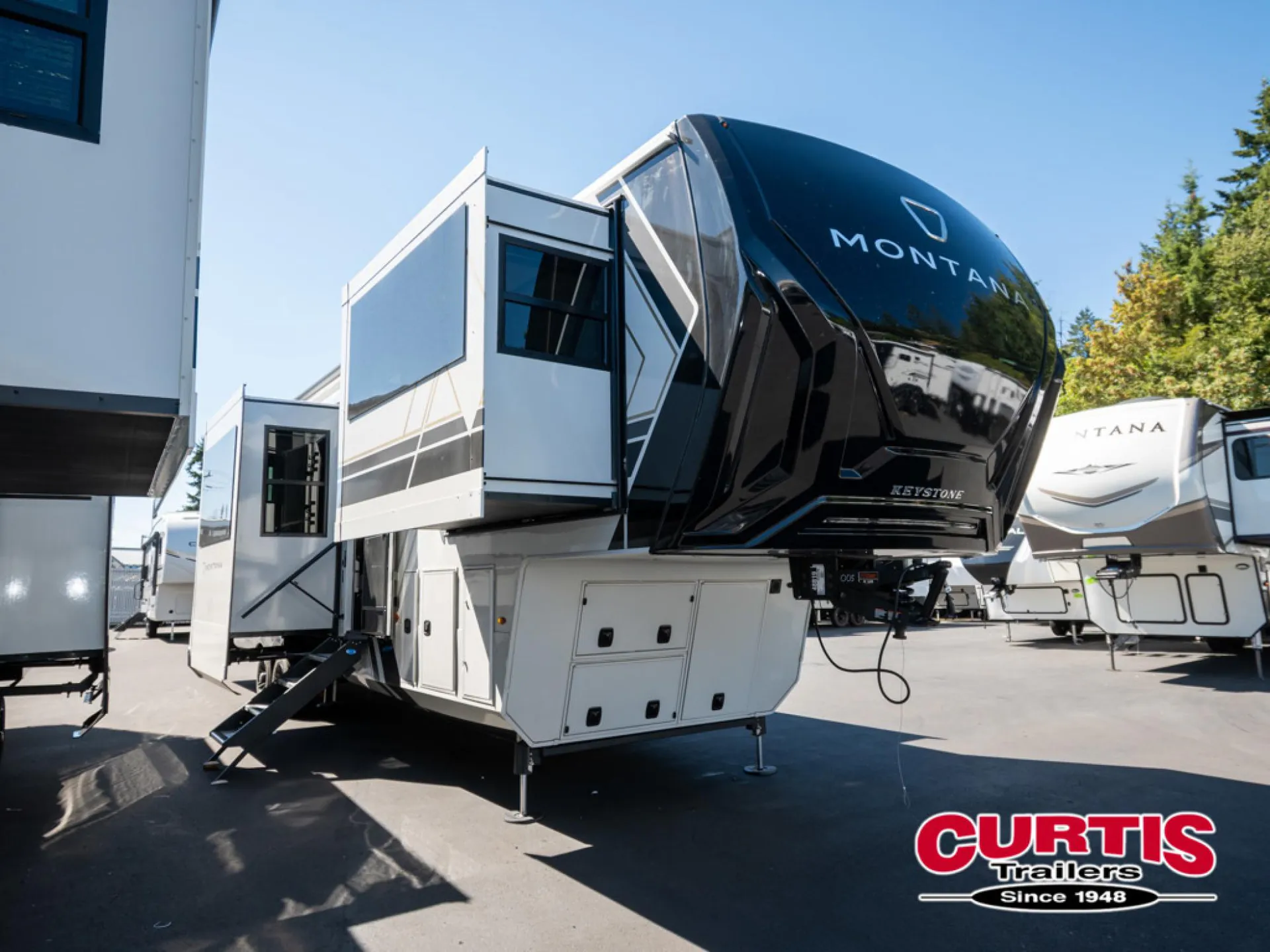 2027 Keystone Montana 3800FL - Photo 2