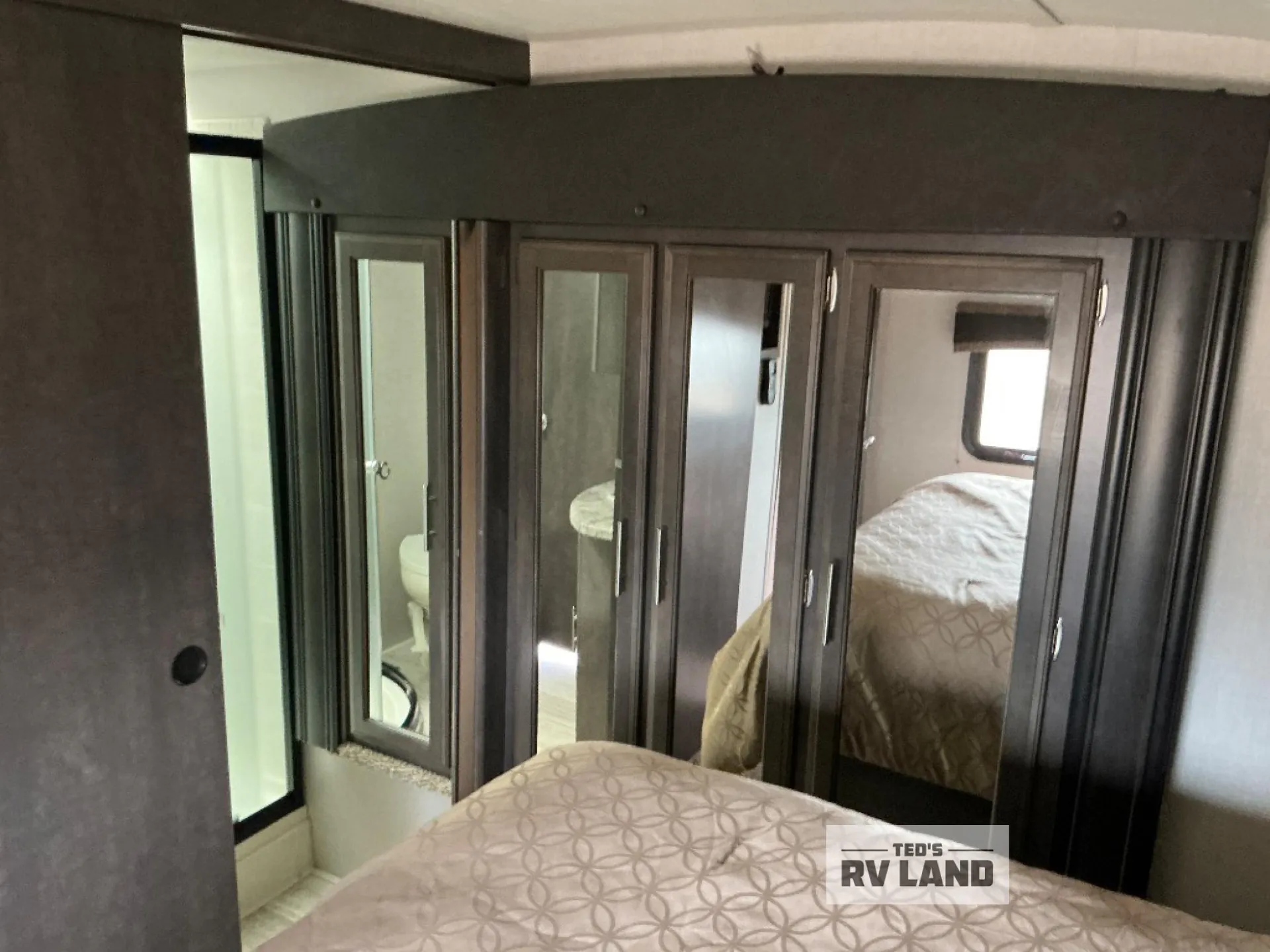 2018 CrossRoads Cruiser Aire 29BH - Photo 4