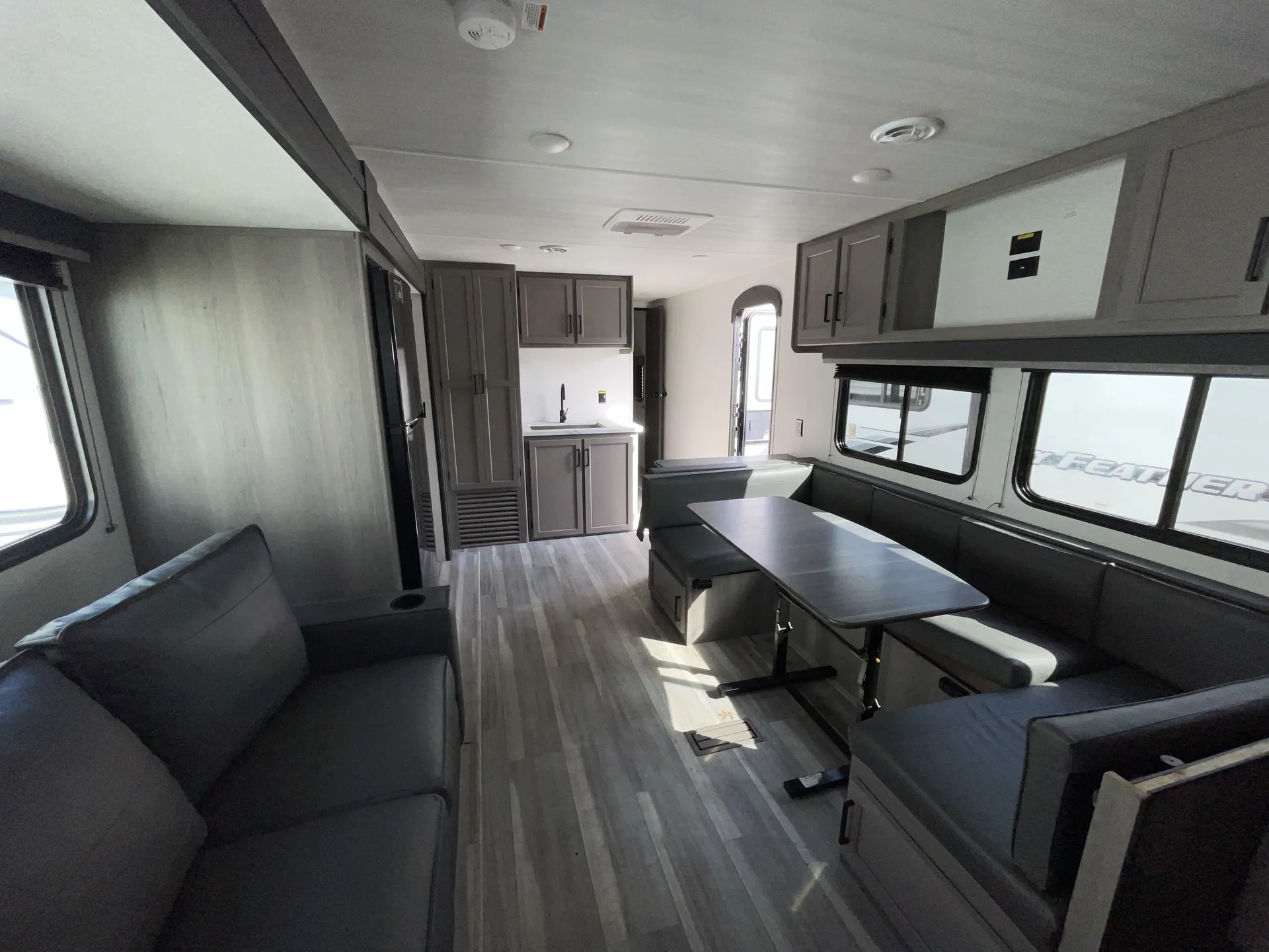 2024 Keystone Hideout 32TQS — living area main