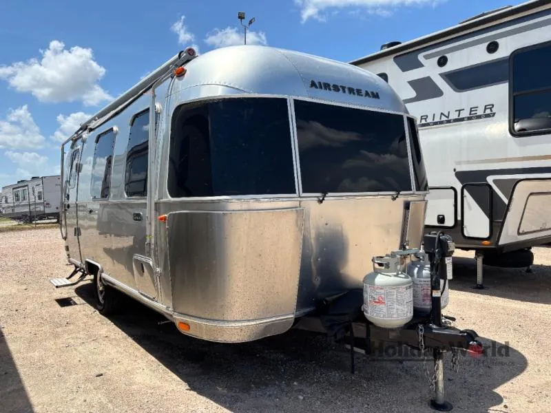 2022 Airstream Caravel 22FB - Photo 2