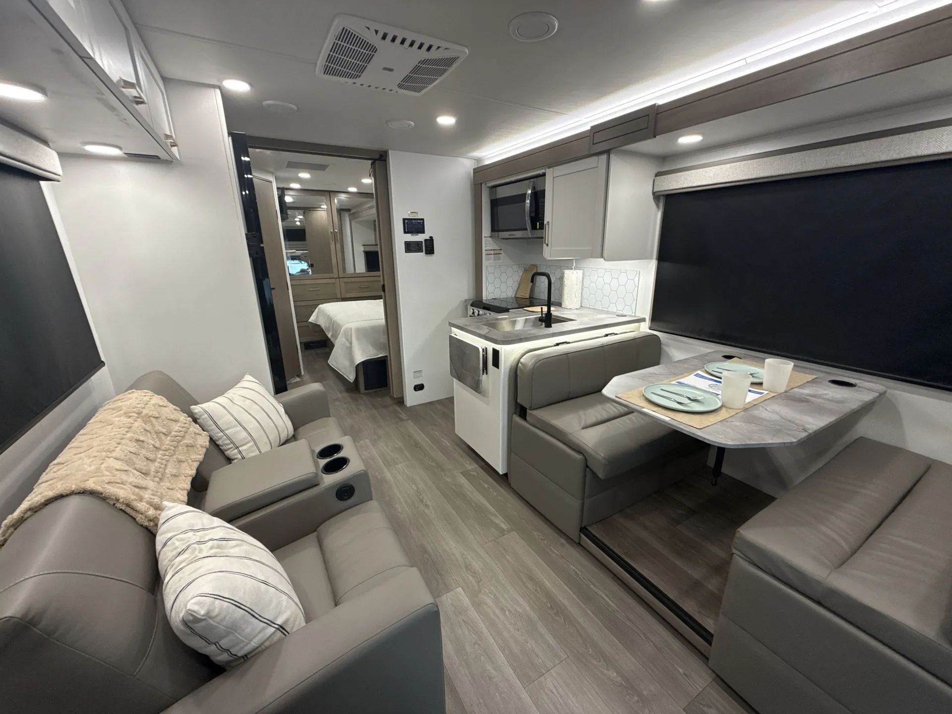2027 Jayco Greyhawk 27U — living area main