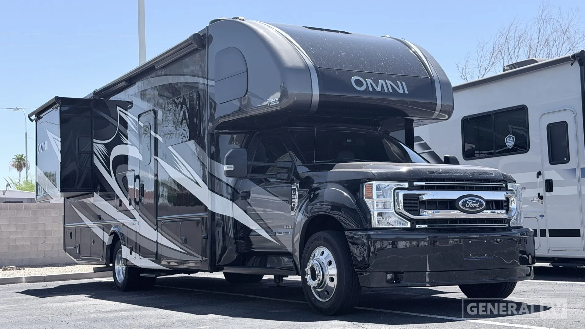 2022 Thor Motor Coach Omni XG32 - Photo 2