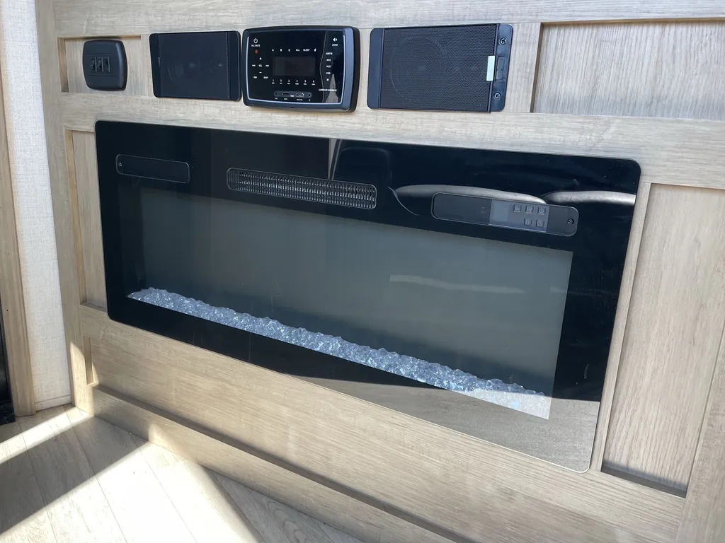 2025 Keystone Raptor 415, Photos photo 16