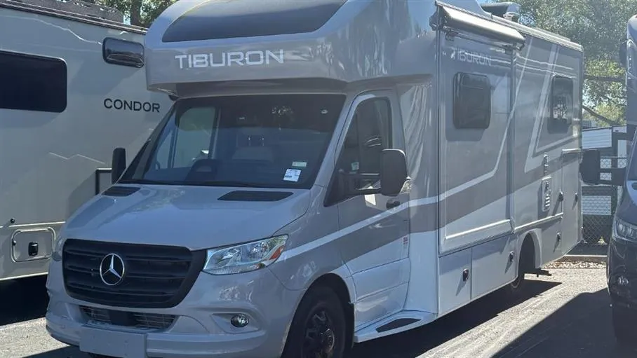 2026 Thor Motor Coach Tiburon 24XL - Photo 4