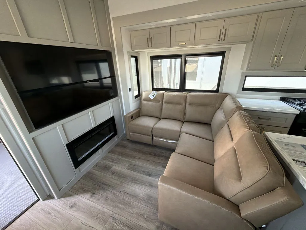 2026 Brinkley Model G 4150, Photos photo 14