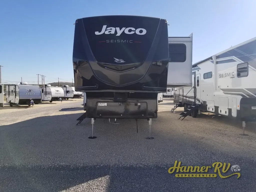 2026 Jayco Seismic 395 - Photo 3