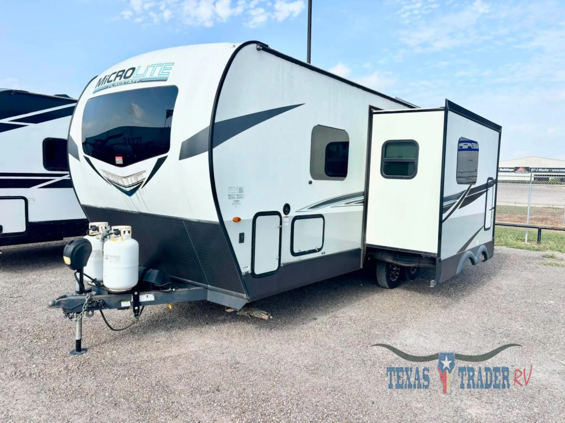 2022 Forest River Flagstaff Micro Lite 25FBS - Photo 3