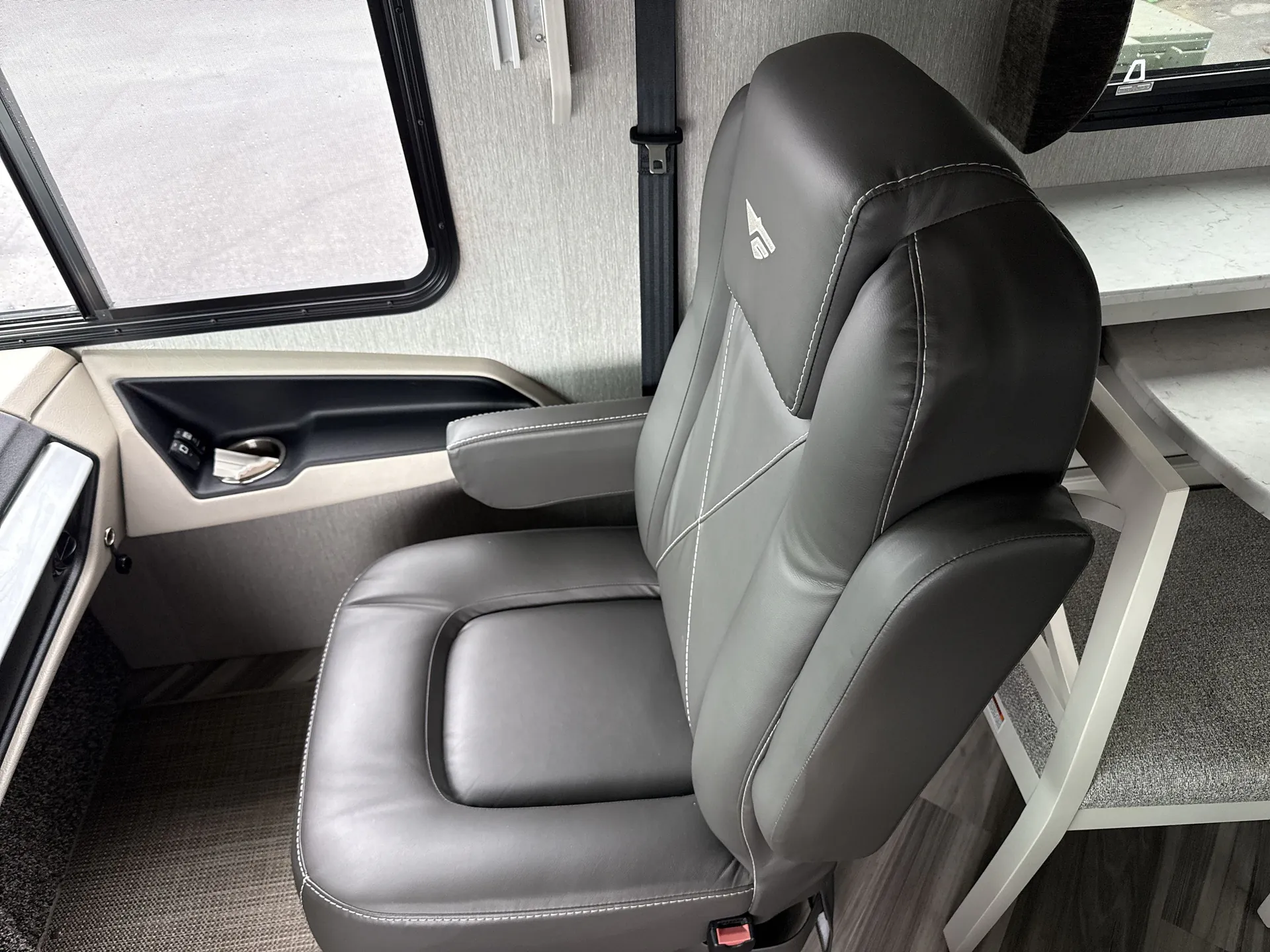 2023 Fleetwood Bounder 35GL — living area main
