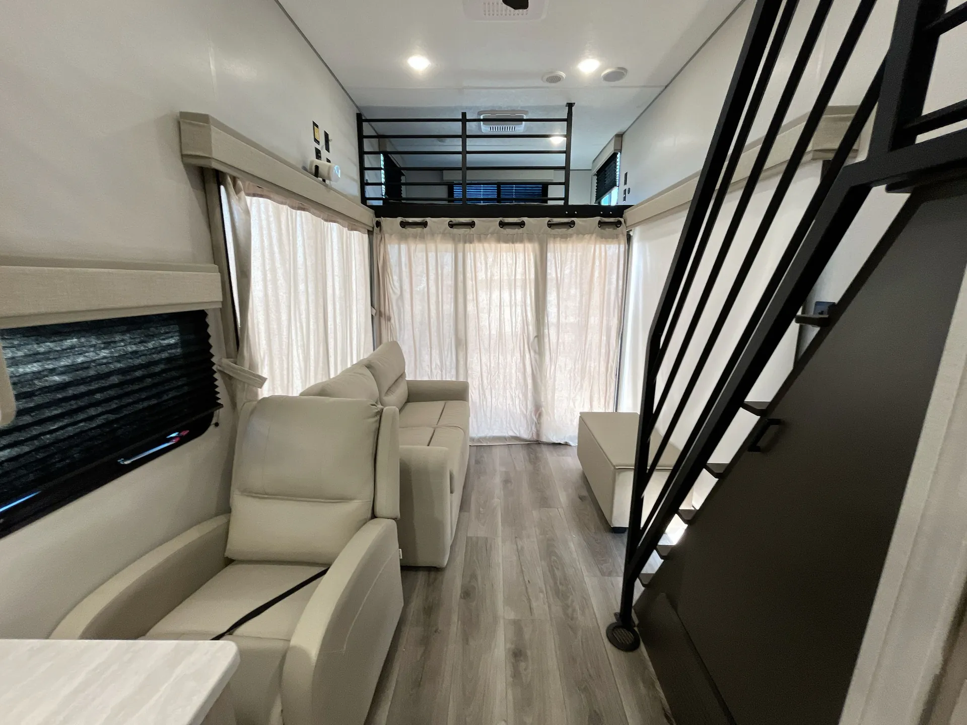 2024 Coachmen Catalina Destination 18RDL — living area main