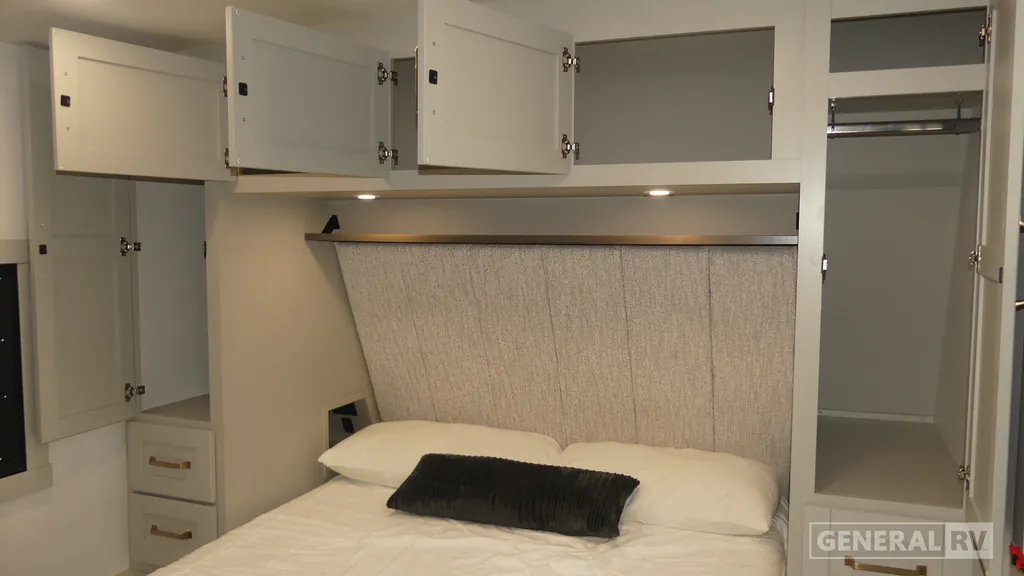 2025 Brinkley Model Z AIR 285, Photos photo 9