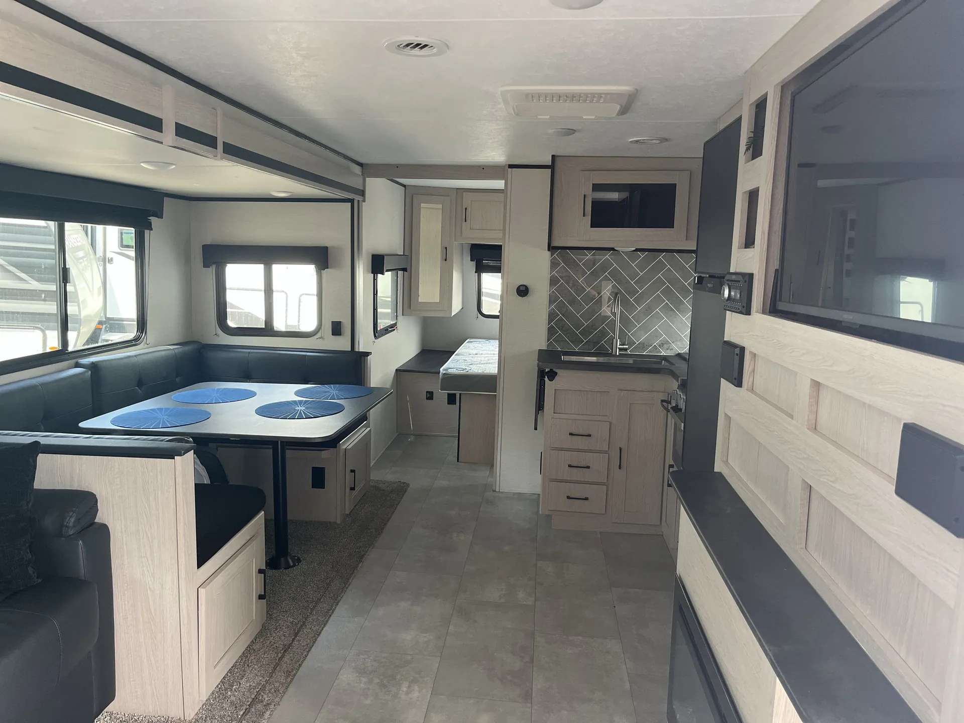 2022 Coachmen Apex 284BHSS — living area main