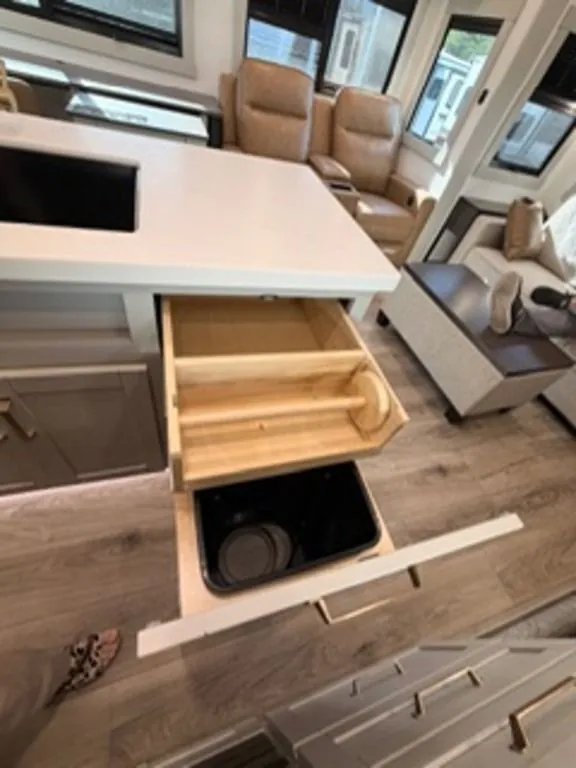 2026 Brinkley Model Z 3600, Photos photo 19