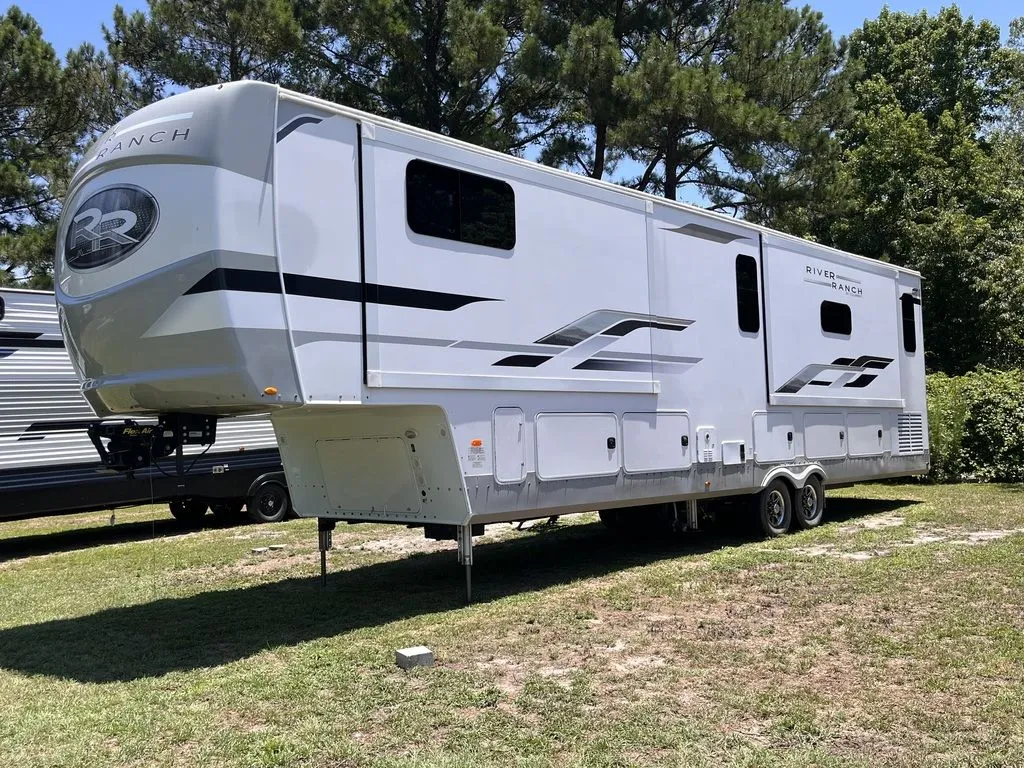 2019 Forest River 378FB Sandpiper 378FB - Photo 3