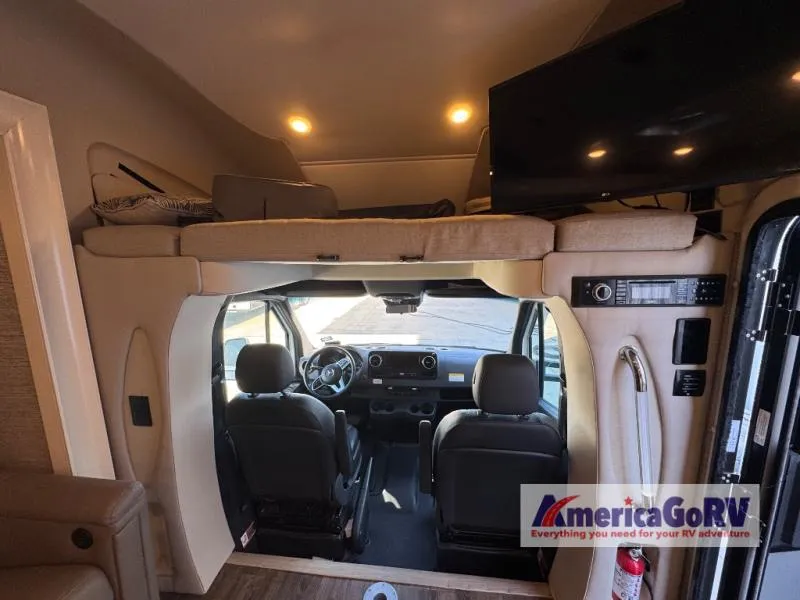 2020 Tiffin Wayfarer 25 QW - Photo 3