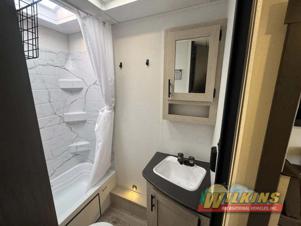 2026 Shasta RVs i-5 Edition 527BHS, Photos photo 24