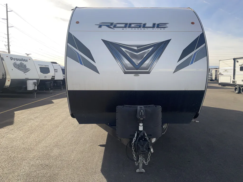 2021 Forest River Vengeance Rogue 26V, Photos photo 4
