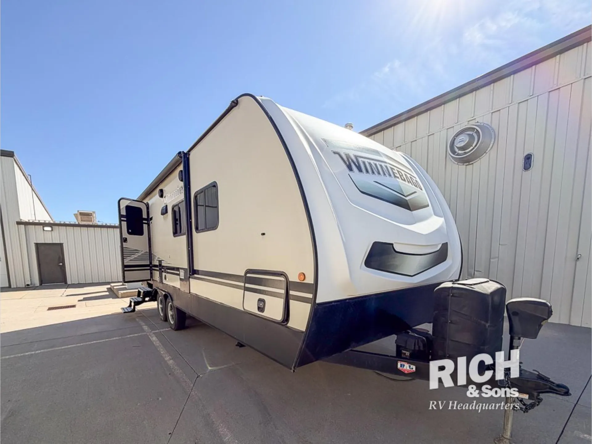 2020 Winnebago Minnie 2202RBS - Photo 3
