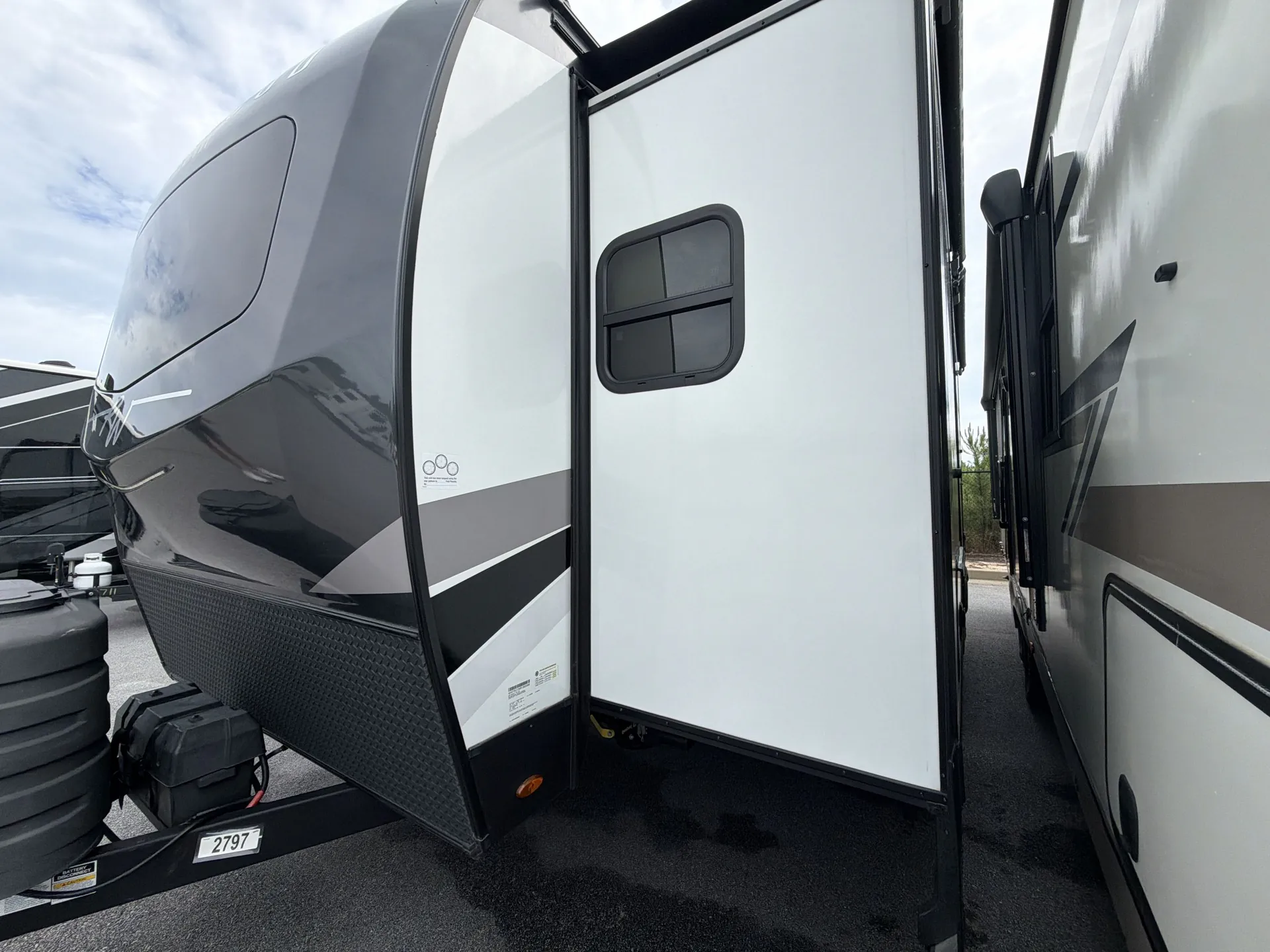 2024 Forest River Rockwood Signature 8265KBS — off campside