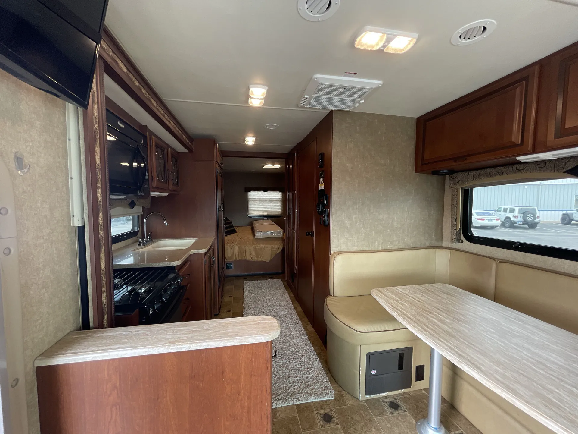 2015 Thor Motor Coach Hurricane 27K — living area main