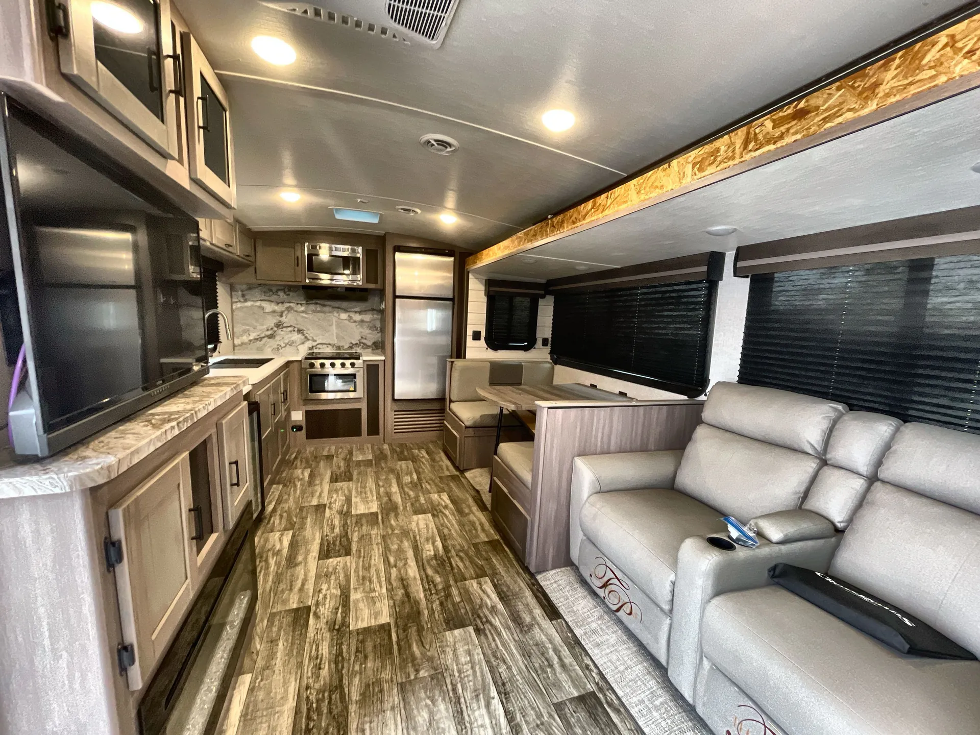 2023 CrossRoads Sunset Trail Super Lite 309RK — living area main