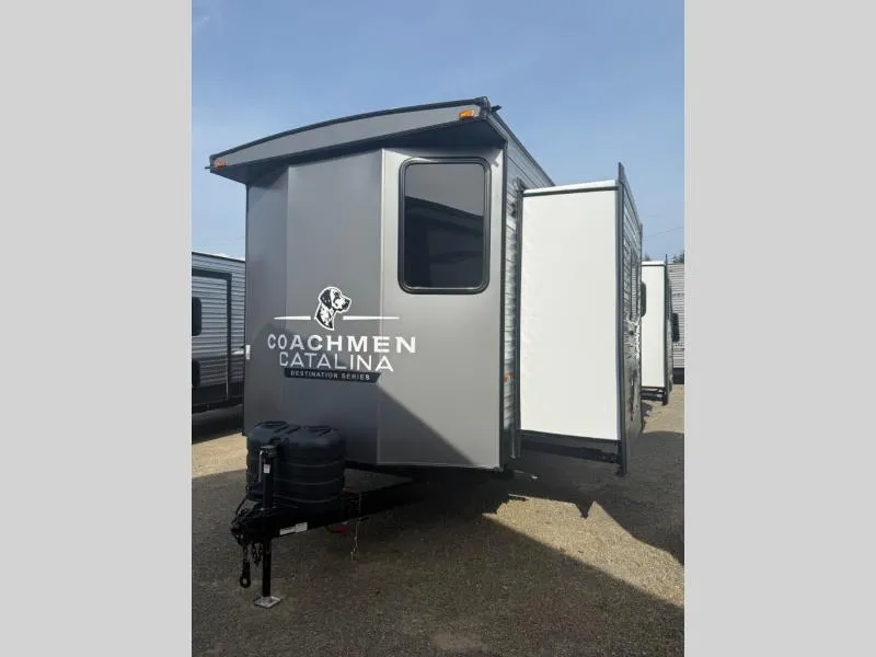 2025 Coachmen Catalina Destination Series 40BHTS - Photo 4