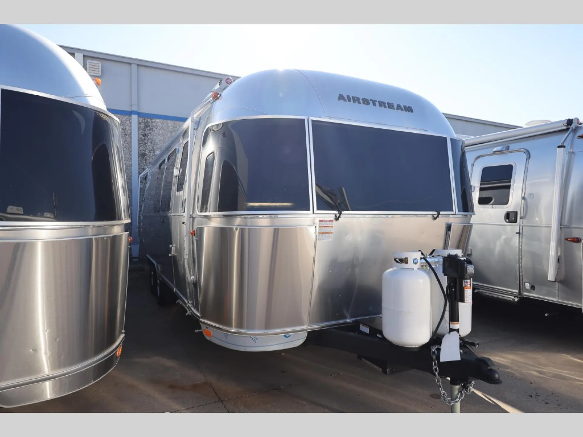 2026 Airstream Flying Cloud 28RB Twin - Photo 3