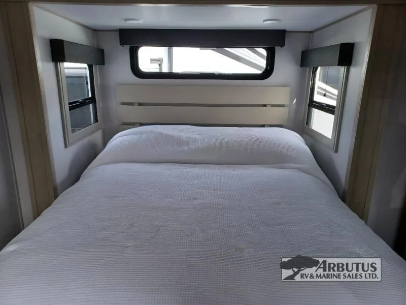 2025 Grand Design Solitude 370DV - Photo 4