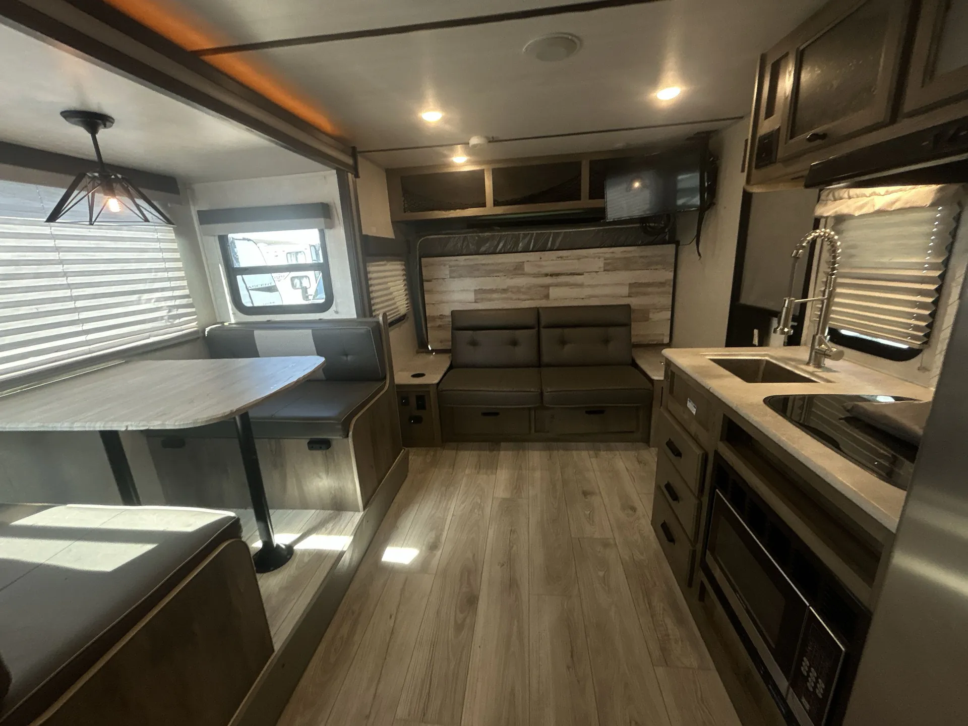2022 Forest River Surveyor Legend 19MDBLE — living area main