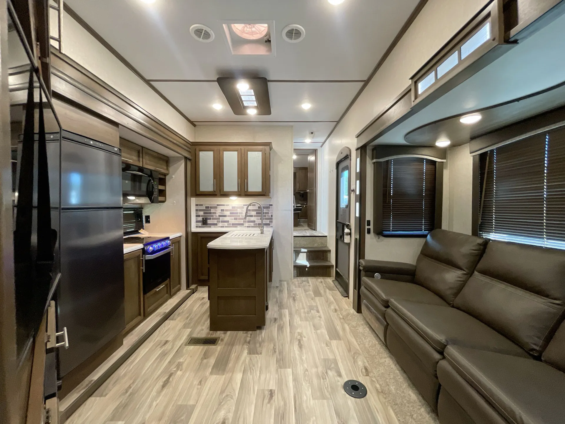 2020 Keystone Cougar 353SRX — living area main