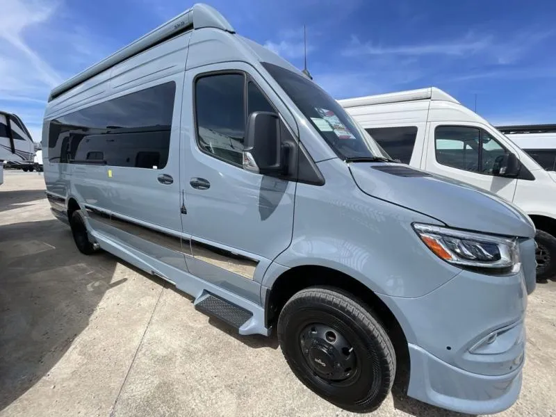 2027 Grech RV Strada-ion AWD TOUR - Photo 3