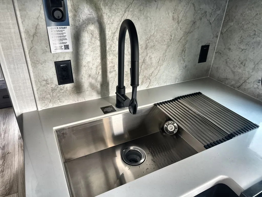 2027 Forest River Rockwood Ultra Lite 2618RD — Photo 6