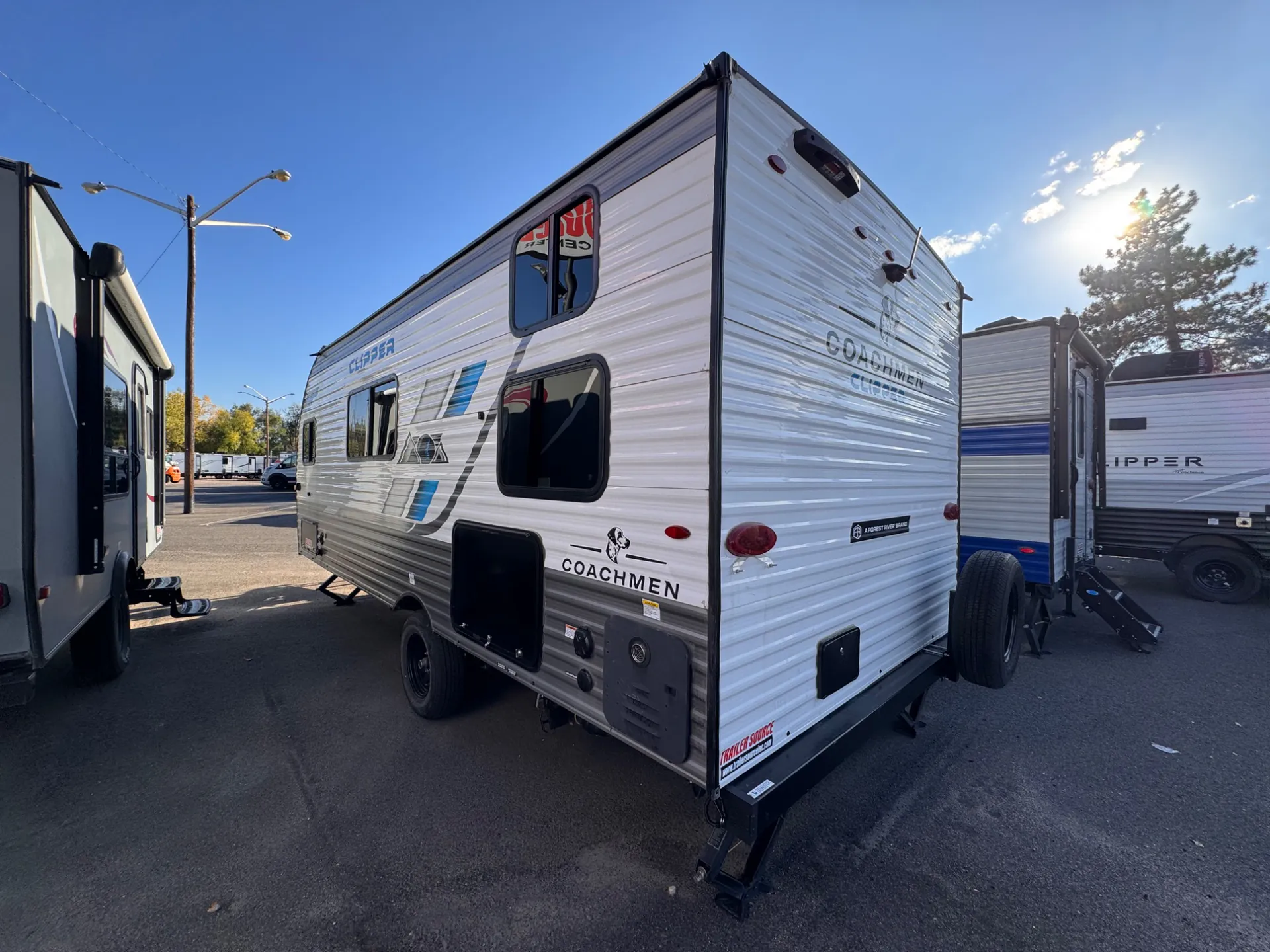 2025 Coachmen Clipper Travel Trailers 18BH - Photo 4
